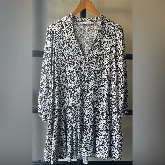 Zara Black & White Long Sleeve Dress - Picture 1 of 6
